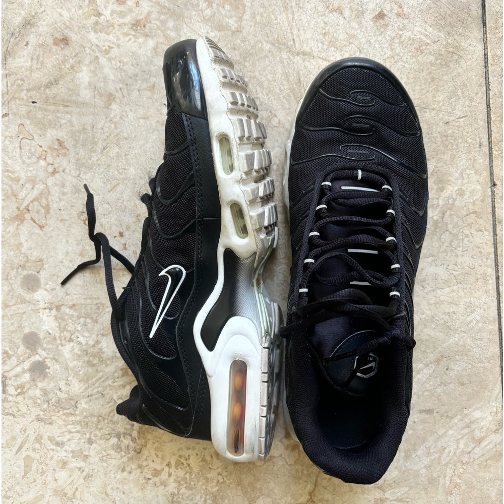 Nike women’s airmax black white size 11 women’s